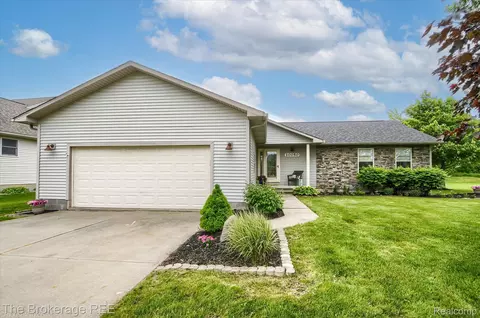 10050 Hunt Dr, Davison, MI 48423 photo 1