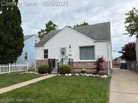 2922 Bailey Ave, Lincoln Park, MI 48146