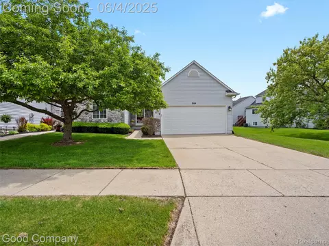 864 Challenging Trl, South Lyon, MI 48178