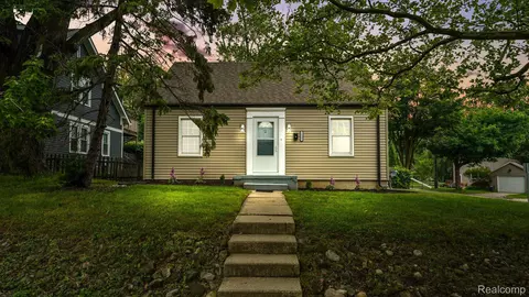 1139 S 7th St, Ann Arbor, MI 48103