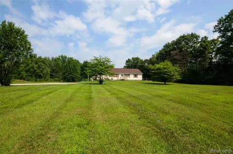 73 Dockham Rd, Deerfield, MI 48421