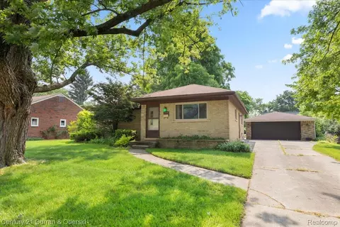 3183 Mildred St, Wayne, MI 48184