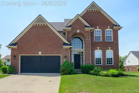 43825 S Timberview Dr, Van Buren, MI 48111