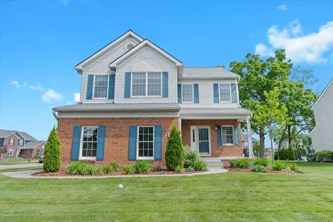 1132 Cantor Ln, South Lyon, MI 48178
