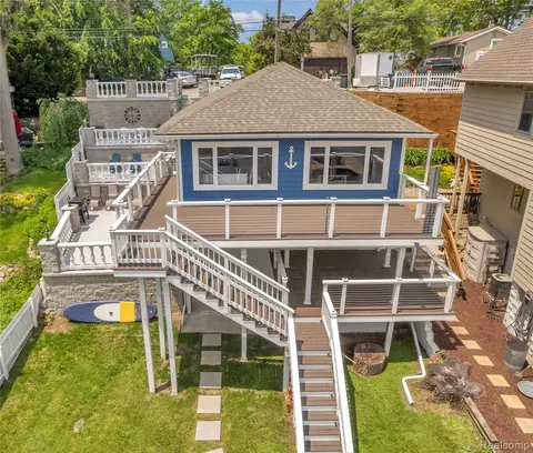533 Bellevue Ave, Lake Orion, MI 48362