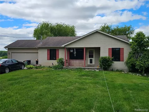 11103 Hill Rd, Swartz Creek, MI 48473