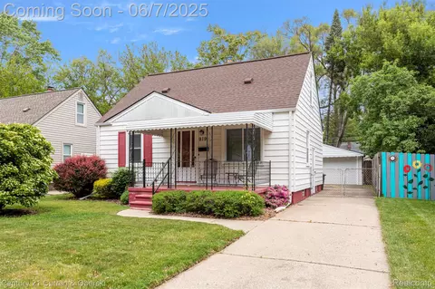 919 Whitcomb Ave, Royal Oak, MI 48073