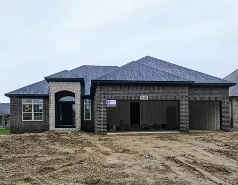 24095 Sawgrass Dr, Macomb, MI 48042