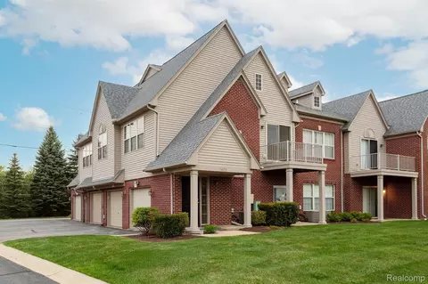 1473 Addington Ln, Ann Arbor, MI 48108