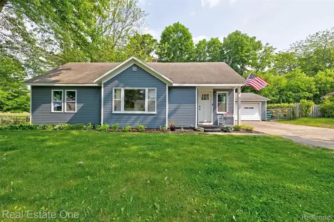 110 Minnetonka Dr, Oxford, MI 48371