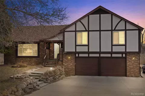 254 Cross Timbers St, Oxford, MI 48371
