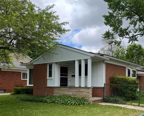 702 E Windemere Ave, Royal Oak, MI 48073