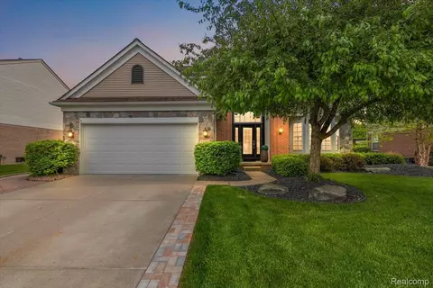 54502 Isle Royale Ave, Macomb, MI 48042