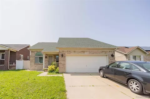 17631 Dora St, Melvindale, MI 48122