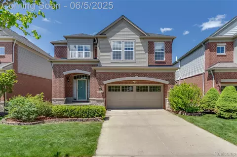 44974 Paine Dr, Novi, MI 48377