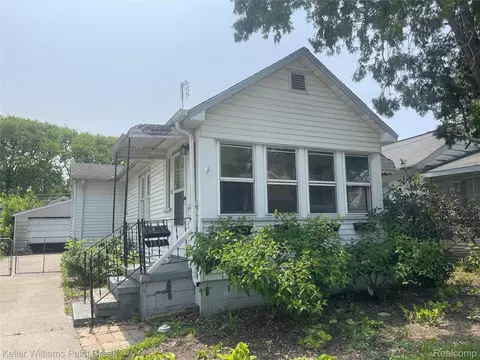1542 E Pearl Ave, Hazel Park, MI 48030