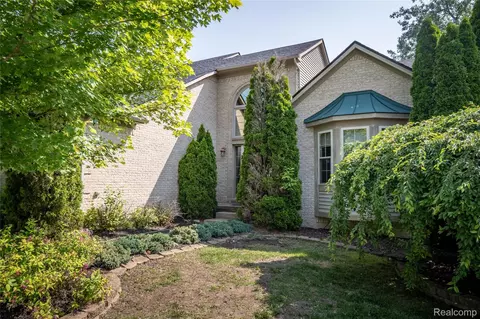 14129 Arlene Ln, Van Buren, MI 48111