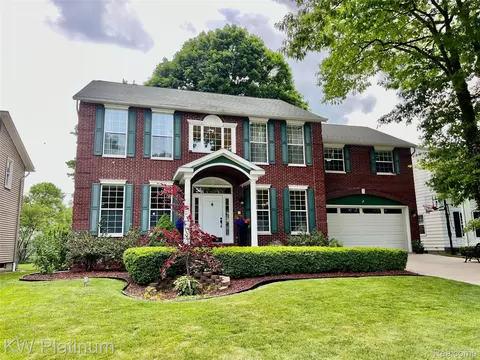 3105 E Woodland Dr, Port Huron, MI 48060