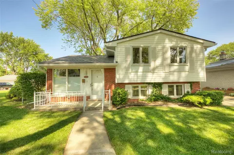 5489 Academy St, Dearborn Heights, MI 48125