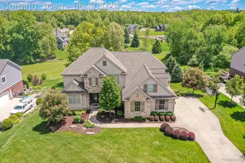 8922 Stonewall W, Independence, MI 48348