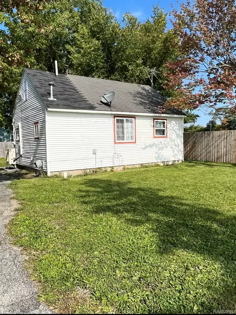 2221 Salt St, Saginaw, MI 48602
