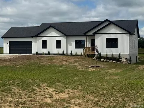 5450 Bishop Rd, Dryden, MI 48428