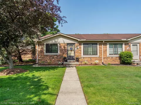 11471 Lynhurst Dr, Washington, MI 48094