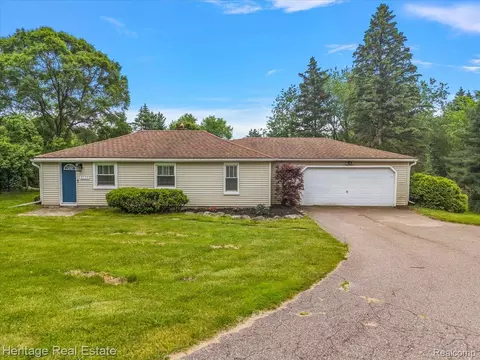 5125 Clarkston Rd, Independence, MI 48348