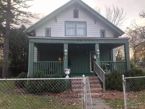 3137 S Washington Ave, Saginaw, MI 48601