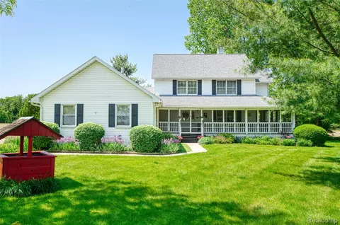 2495 Fowlerville Rd, Handy, MI 48836