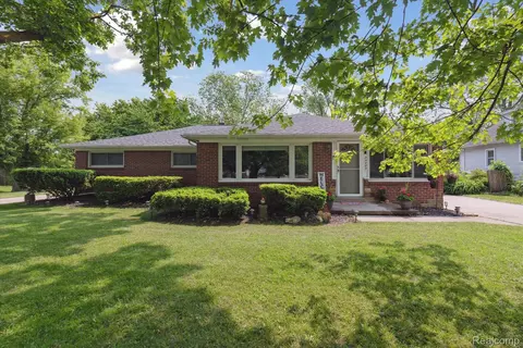 35405 W Jefferson Ave, Brownstown, MI 48173