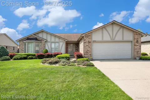 16256 Karen Dr, Clinton Township, MI 48038