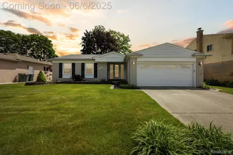 15164 Willowbrook Ln, Plymouth, MI 48170