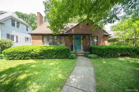 49 Woodward Heights Blvd, Pleasant Ridge, MI 48069