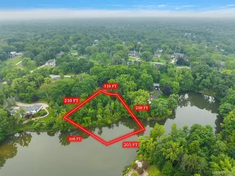 00 Mohawk Ct, Bloomfield, MI 48302