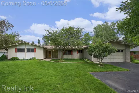 11641 Juniper Dr, Van Buren, MI 48111