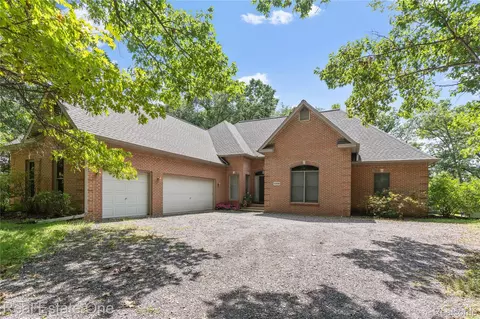 5266 Van Amberg Rd, Brighton, MI 48114