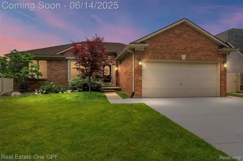52657 Creekside Dr, Chesterfield, MI 48047