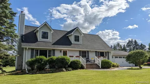 9753 W Coon Lake Rd, Iosco, MI 48892