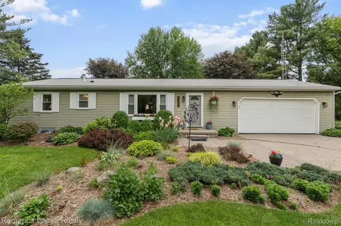 3875 Zimmer Rd, Williamston, MI 48895