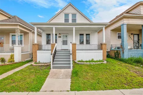 3851 Fredro St, Hamtramck, MI 48212