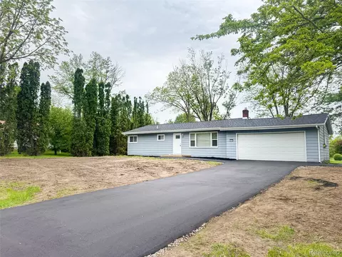 6519 Estrelle Ave, Mount Morris, MI 48458