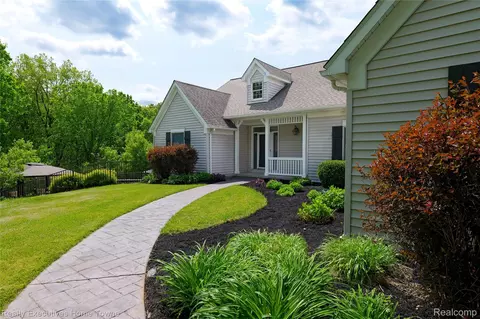 13999 French Ln, Springfield, MI 48350