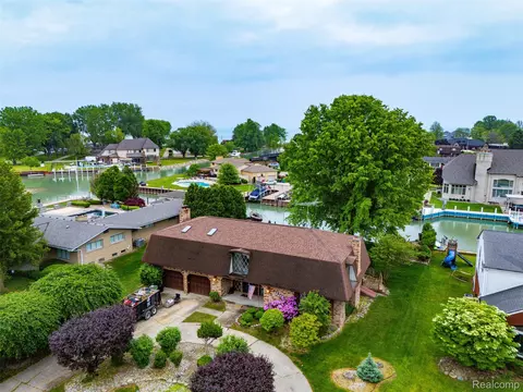 49748 Regatta St, Chesterfield, MI 48047