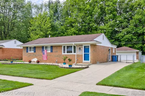 1378 Surrey Hts, Westland, MI 48186