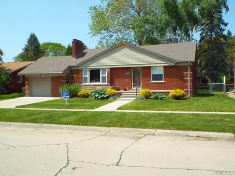 9996 Manor Ave, Allen Park, MI 48101