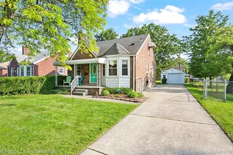 22601 Colony St, Saint Clair Shores, MI 48080