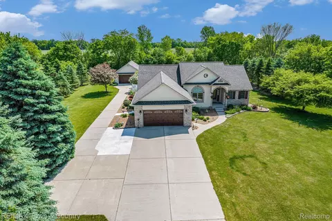 13096 Grant Cir, Vienna, MI 48420