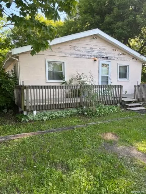 3231 Parker St, Port Huron, MI 48060