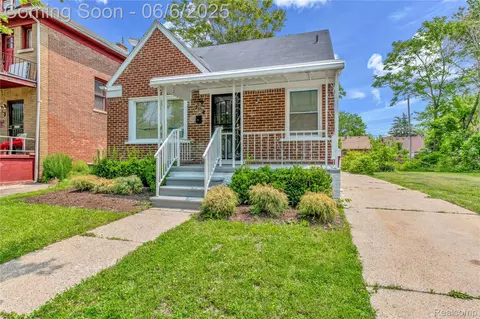 9248 Manor St, Detroit, MI 48204